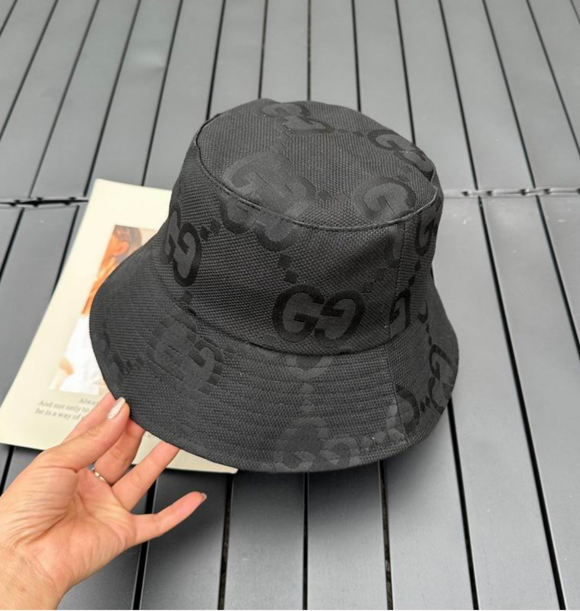 BLACK GG BUCKET HAT