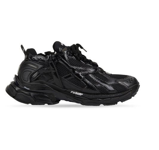 BLACK MESH RUNNERS